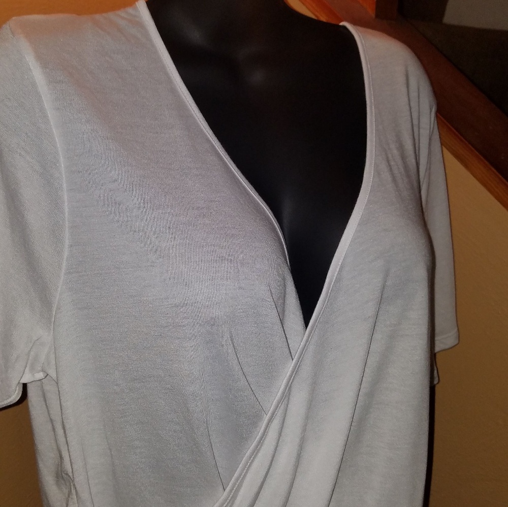 🧘‍♀️🤸‍♀️⛹️‍♀️🚴‍♀GapFit DRY by GAP Workout Shirt - Picture 7 of 8